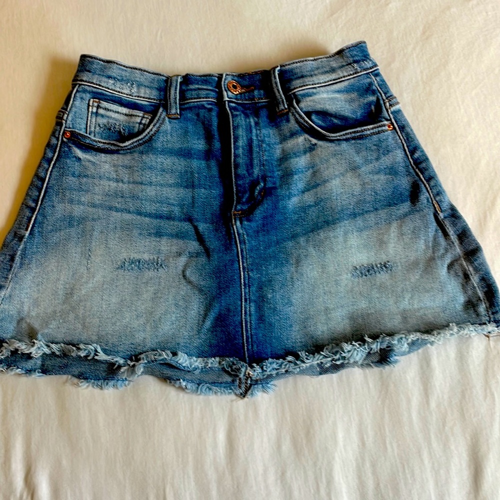 Sneekpeak distressed jean skirt size small